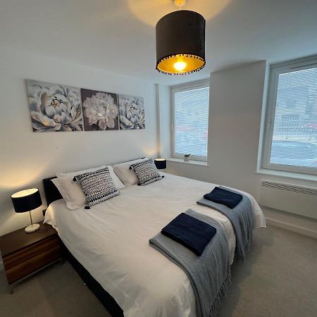 Modern 2 Bedroom Apt Sleeps 6 - Near 글로스터 외부 사진