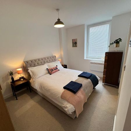 Modern 2 Bedroom Apt Sleeps 6 - Near 글로스터 외부 사진