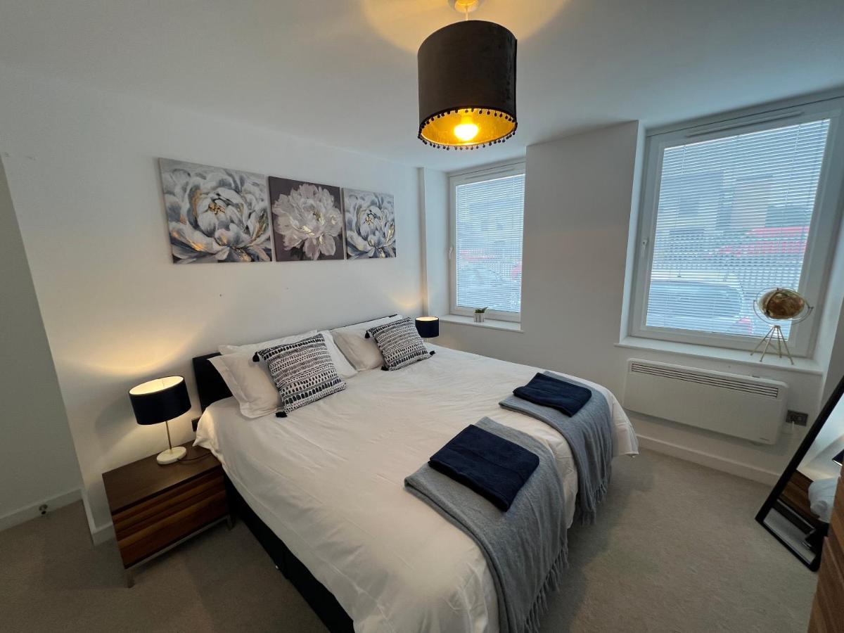 Modern 2 Bedroom Apt Sleeps 6 - Near 글로스터 외부 사진