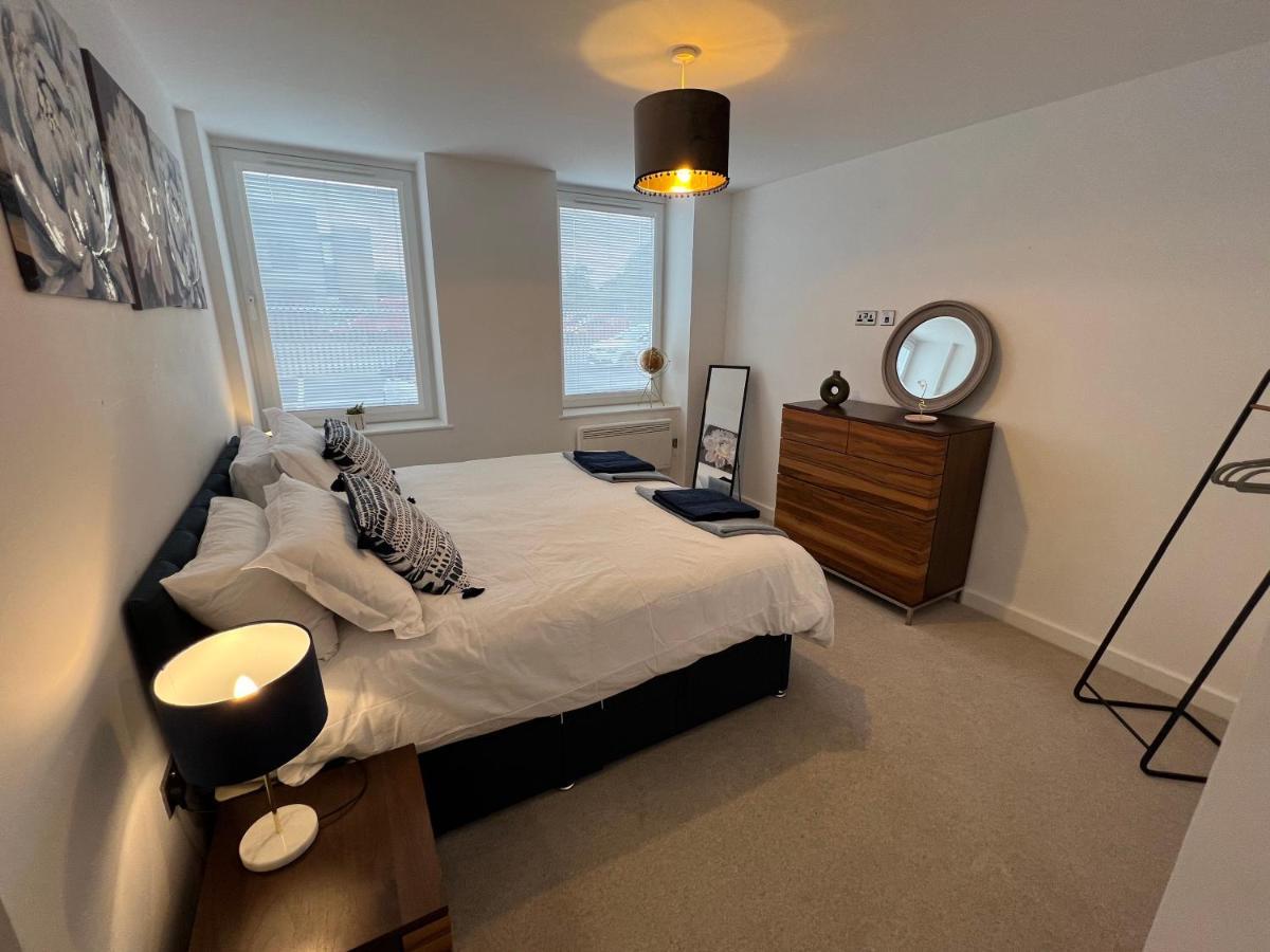 Modern 2 Bedroom Apt Sleeps 6 - Near 글로스터 외부 사진