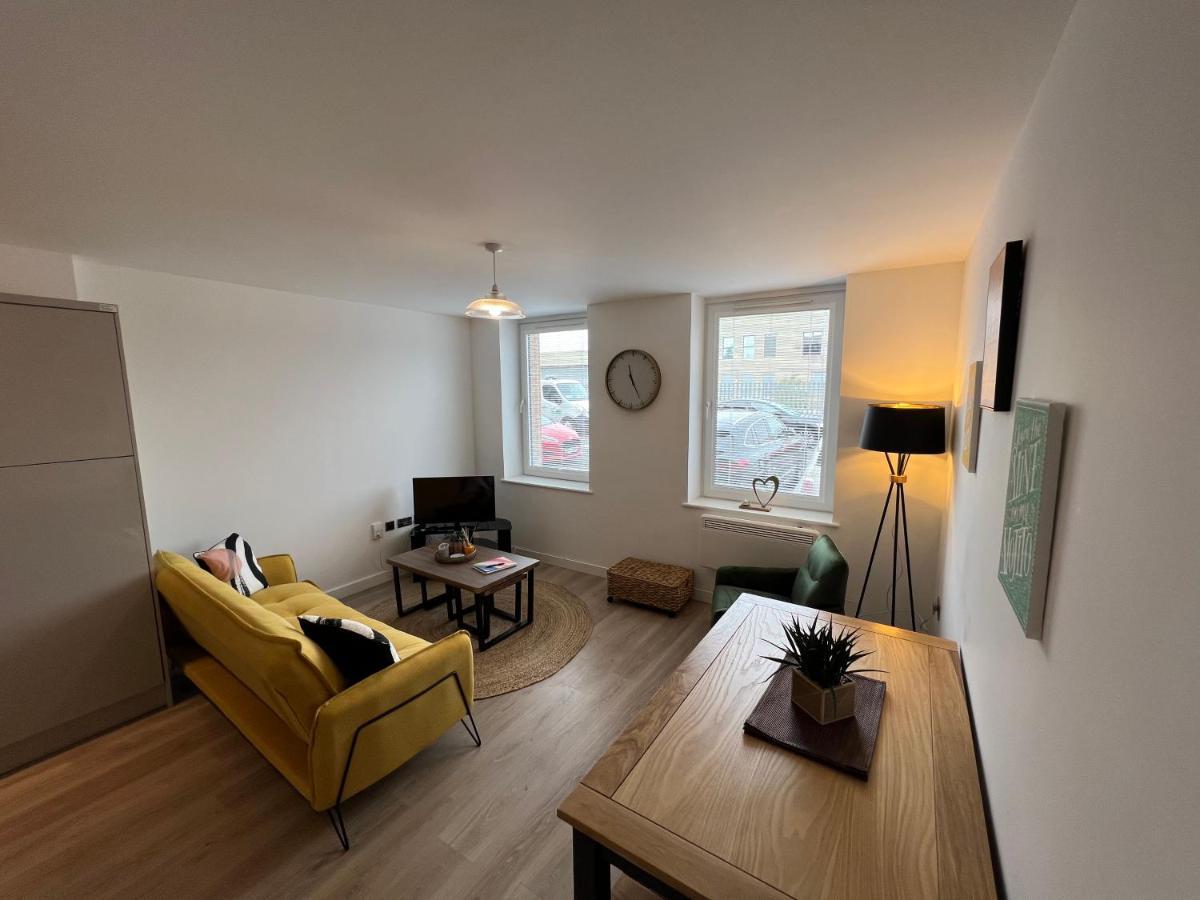 Modern 2 Bedroom Apt Sleeps 6 - Near 글로스터 외부 사진