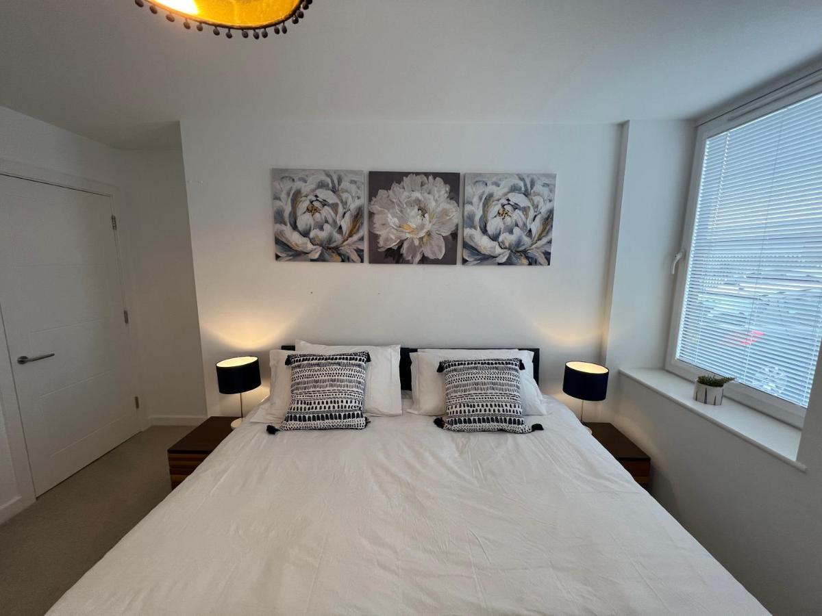 Modern 2 Bedroom Apt Sleeps 6 - Near 글로스터 외부 사진